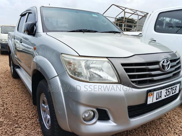 Toyota Hilux 2014 Silver