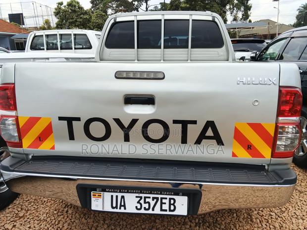 Toyota Hilux 2014 Silver