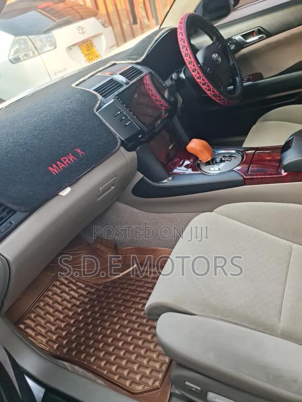 Toyota Mark X 2009 Silver
