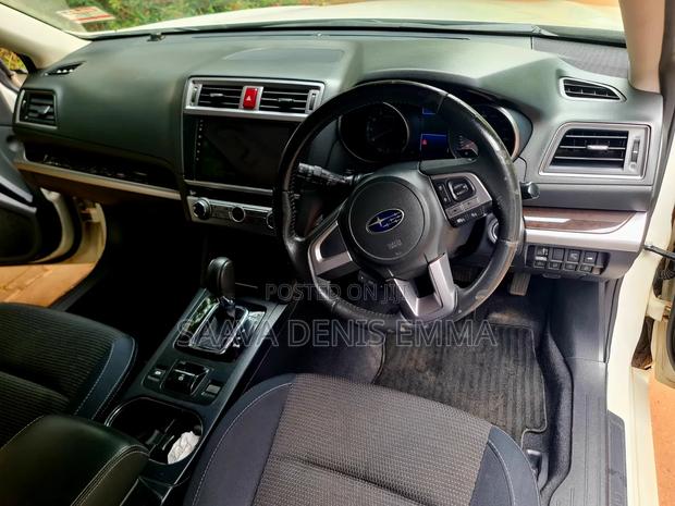 Subaru Legacy 2017 White