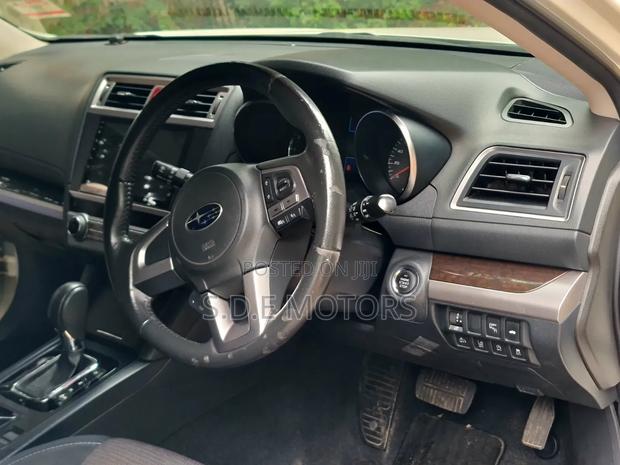 Subaru Legacy 2017 White