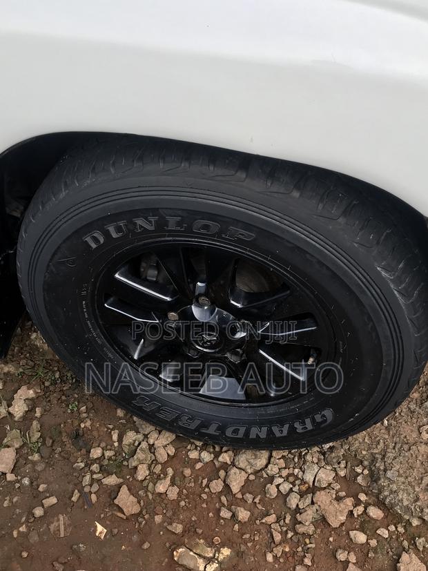 Toyota Land Cruiser 2001 White