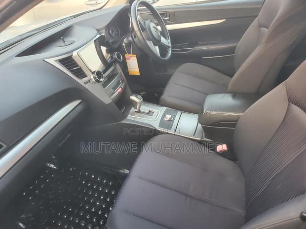 Subaru Legacy 2010 Silver