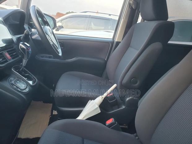 Toyota Noah 2015 Gray
