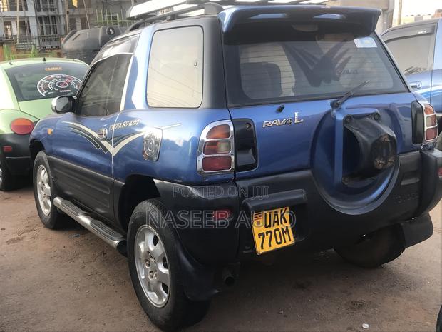 Toyota RAV4 1999 Blue