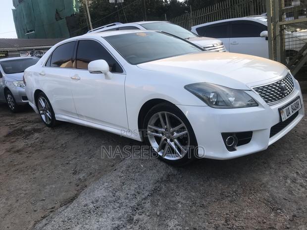 Toyota Crown Majesta 2014 White