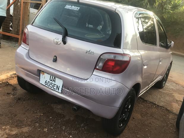 Toyota Vitz 2001 Gray