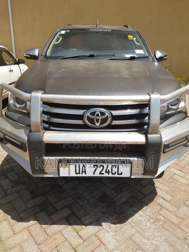 Toyota Hilux Revo Double Cab Deisel 2.4 AWD 2017 Gray
