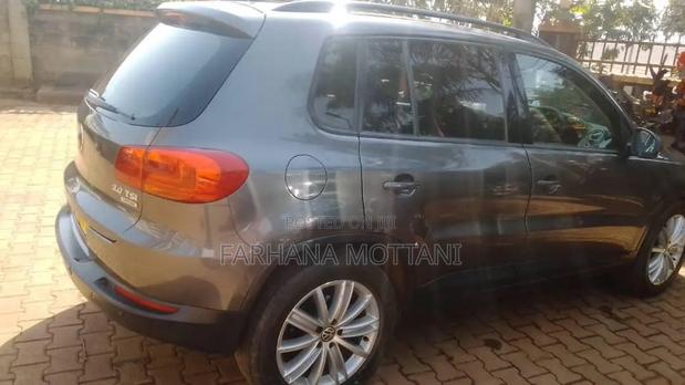 Volkswagen Tiguan 2012 Gray