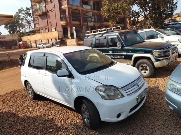 Toyota Raum 2007 White