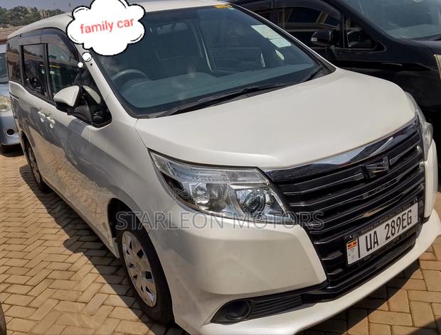 Toyota Noah 2015 White