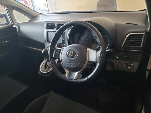 Toyota Ractis 1.5 FWD 2013 White