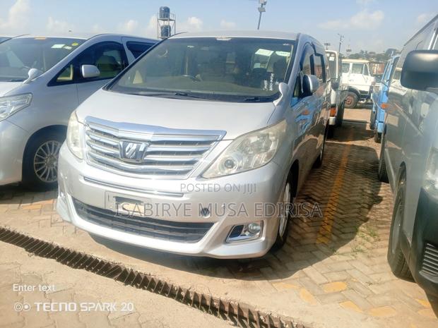 Toyota Alphard 2012 Silver