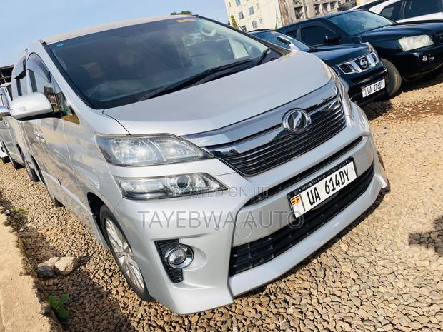 Toyota Alphard 2.4 Petrol FWD 2013 Silver
