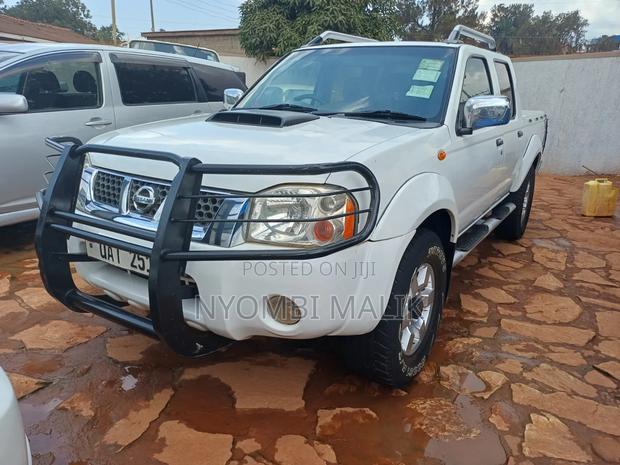 Nissan Hardbody 2008 White