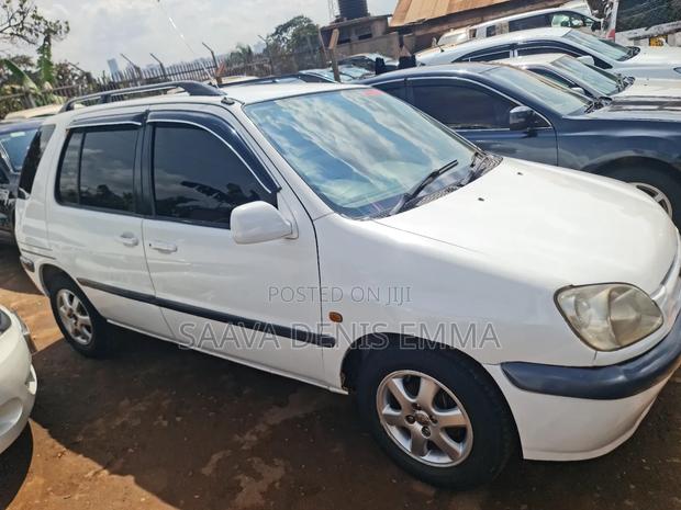Toyota Raum 2006 White