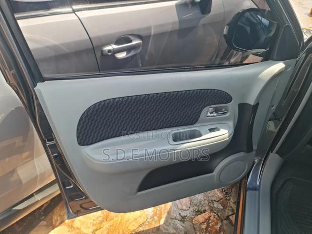 Toyota Sienta 2010 White