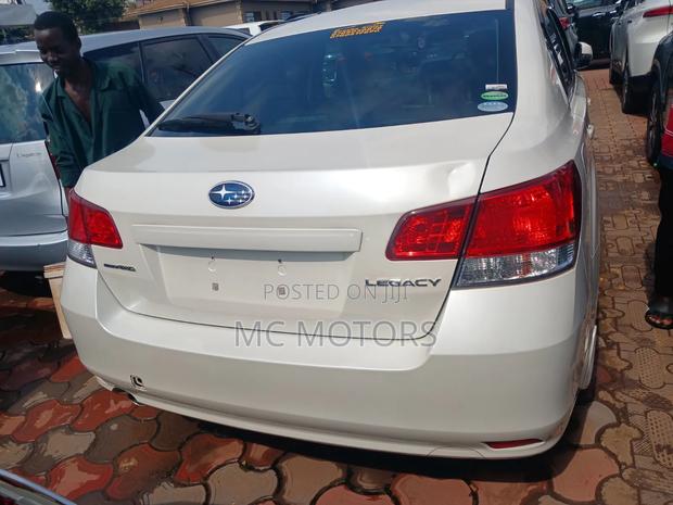 Subaru Legacy 2.0D Estate 2012 White