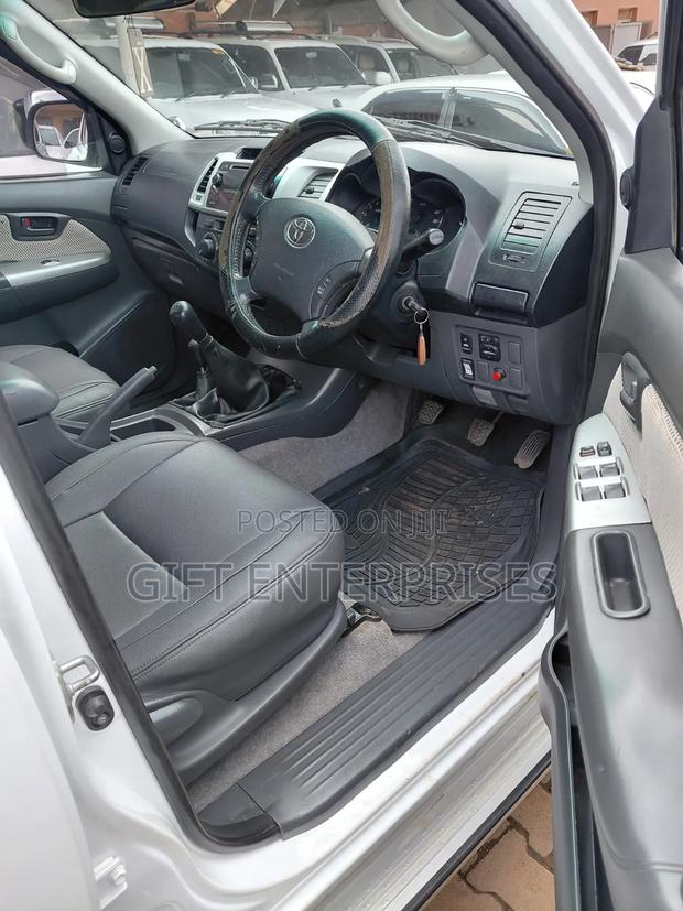 Toyota Hilux 2013 White