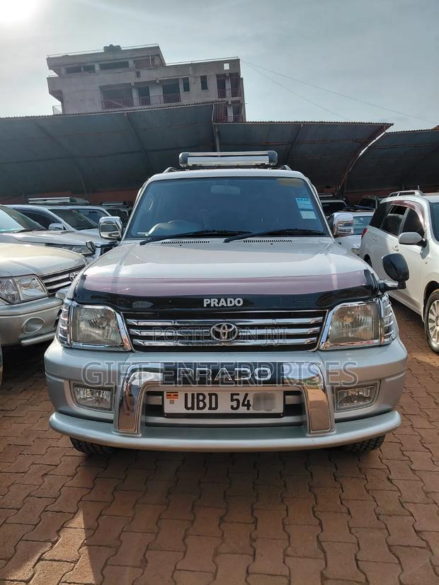 Toyota Land Cruiser Prado 2001 White