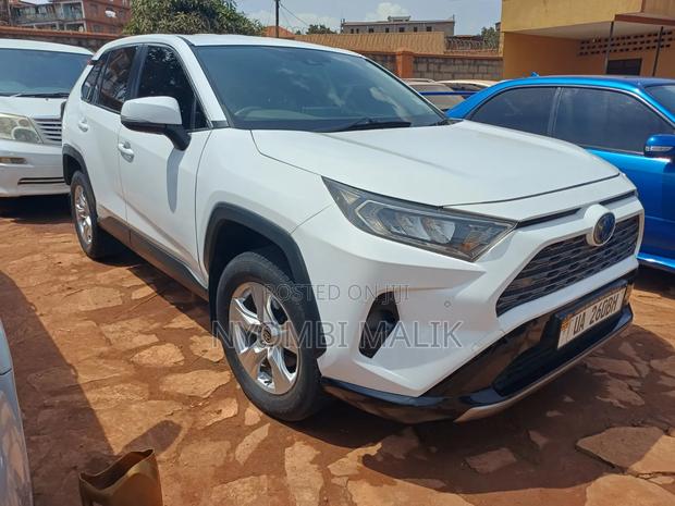 Toyota RAV4 2016 White