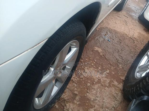 Toyota Harrier 2005 White