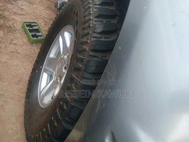 Toyota Land Cruiser Prado 2001 Green