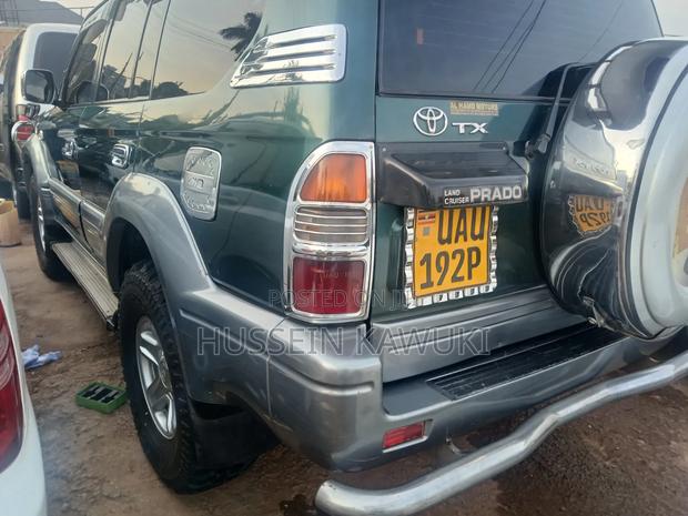 Toyota Land Cruiser Prado 2001 Green