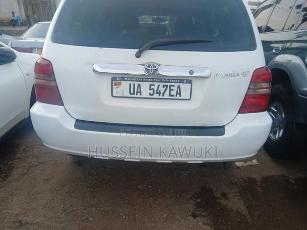 Toyota Kluger 2006 White