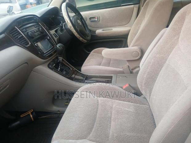 Toyota Kluger 2006 White