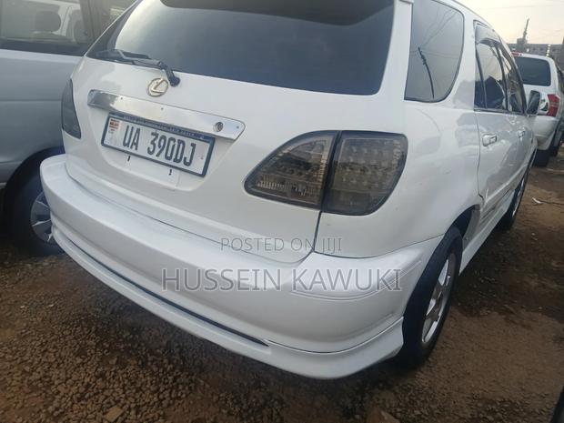 Toyota Harrier 1999 White