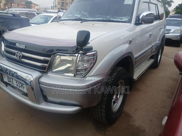 Toyota Land Cruiser Prado 2002 White