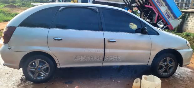 Toyota Nadia 2001 Silver