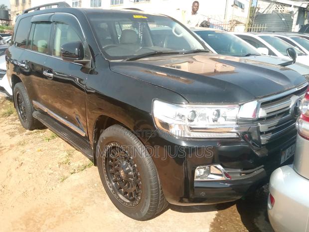 Toyota Land Cruiser 2010 Black