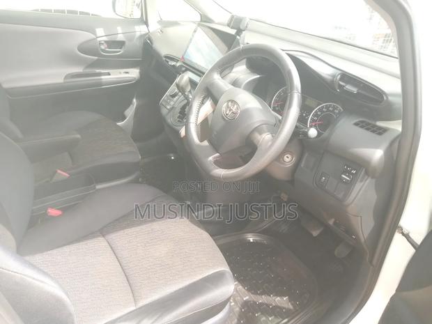 Toyota Wish 2011 White