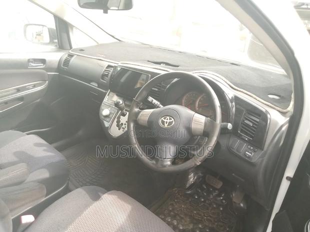 Toyota Wish 2006 White