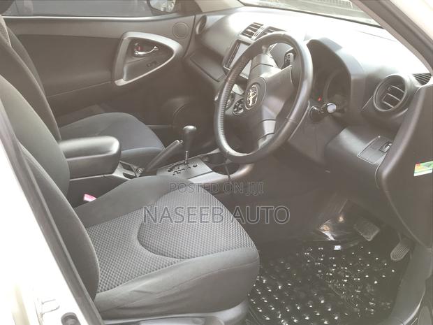 Toyota RAV4 2011 White