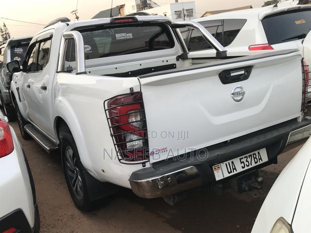 Nissan Navara 2013 White