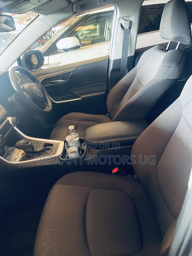 Toyota RAV4 2019 Silver