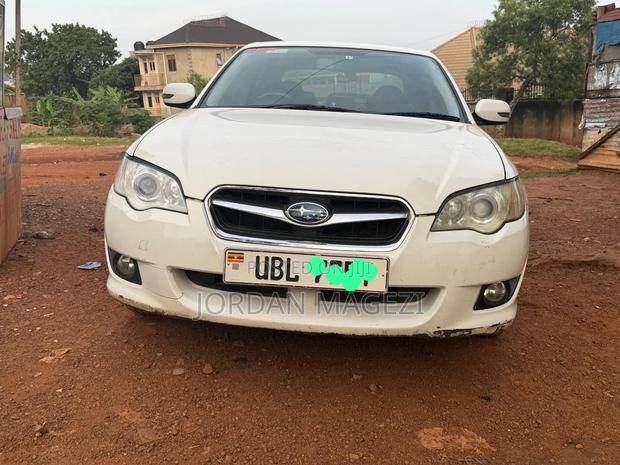 Subaru Legacy 2009 White