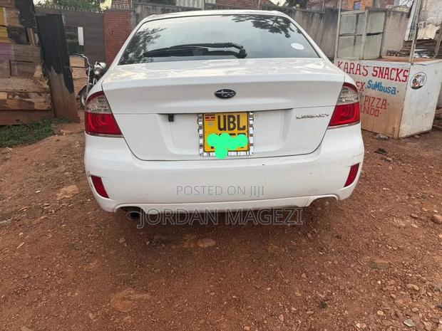Subaru Legacy 2009 White