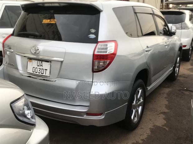 Toyota Vanguard 2009 Silver