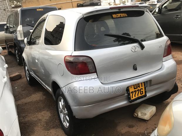 Toyota Vitz 2004 Silver