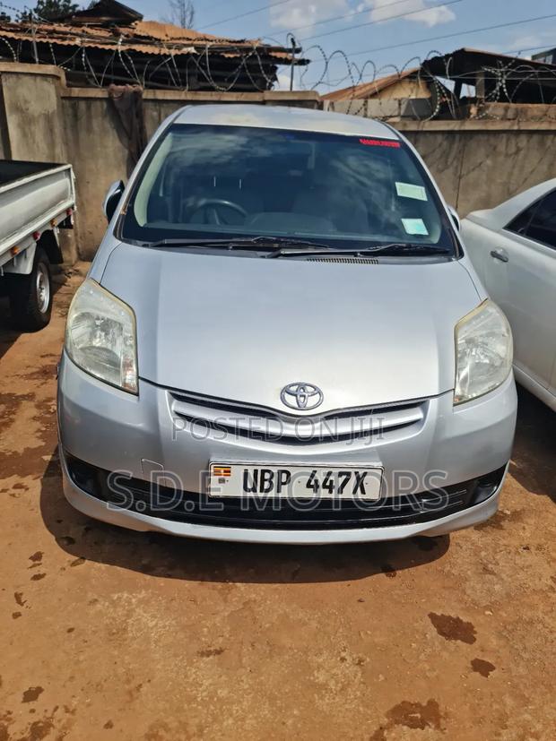 Toyota Passo Sette 2008 Silver