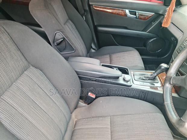 Mercedes-Benz C200 2010 Silver