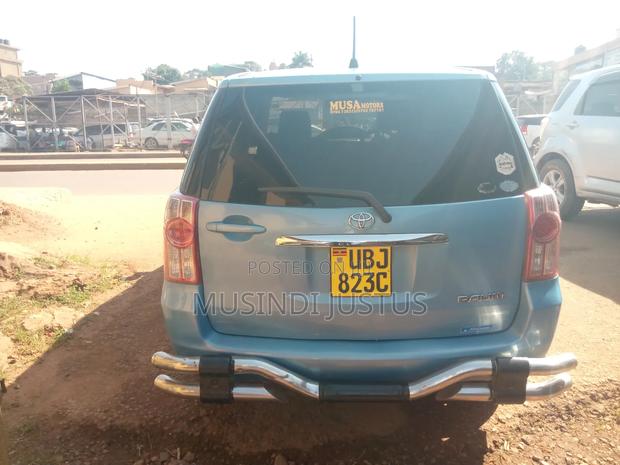 Toyota Raum 2006 Blue