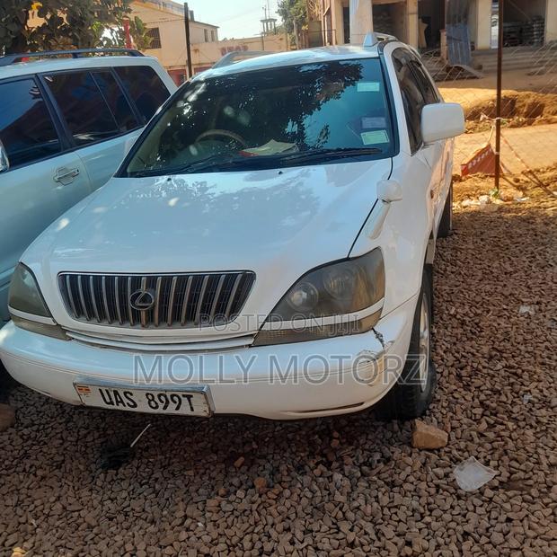 Toyota Harrier 2004 White