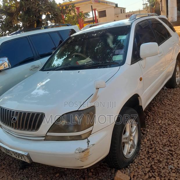 Toyota Harrier 2004 White