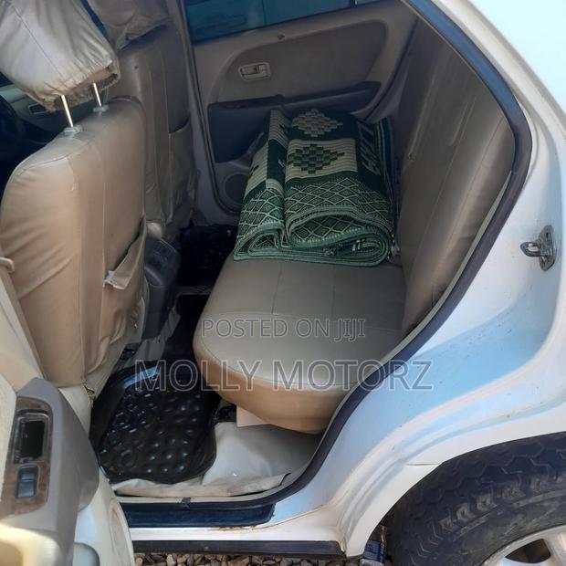 Toyota Harrier 2004 White