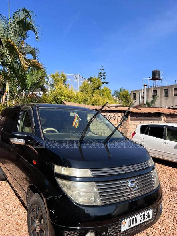 Nissan Elgrand 2004 Black